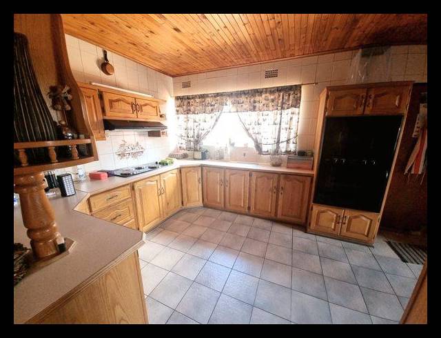 3 BEDROOM HOUSE FOR SALE IN BIRCHLEIGH NORTH